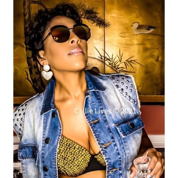 Callie Golden Pearl: Gold Beaded Nude Festival Bra Medium - Picture 10 of 15